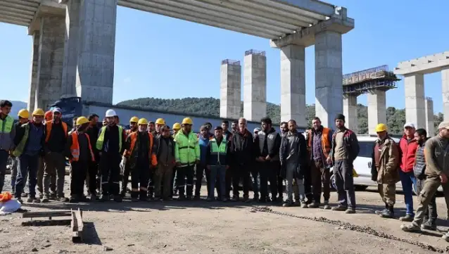 Ücretlerini istedikleri için işten çıkarılan işçilerin eylemi 10'uncu gününde devam ediyor