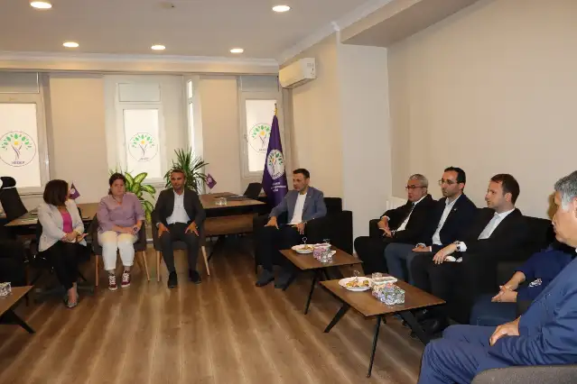 Özgür Çelik'ten DEM Parti'ye ziyaret
