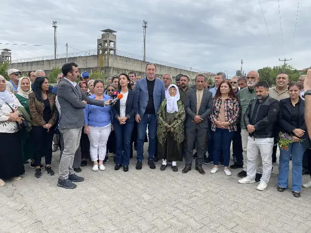DEM Parti Eş Genel Başkanları'ndan Figen Yüksekdağ'a ziyaret