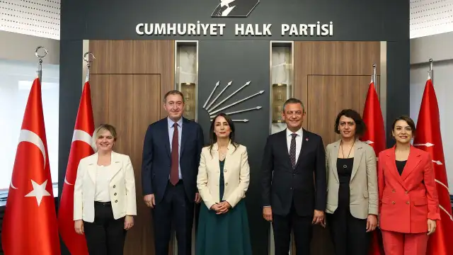 Anayasa trafiği: DEM Parti heyeti, CHP Genel Merkezi'ni ziyaret etti, ortak açıklama yapıldı