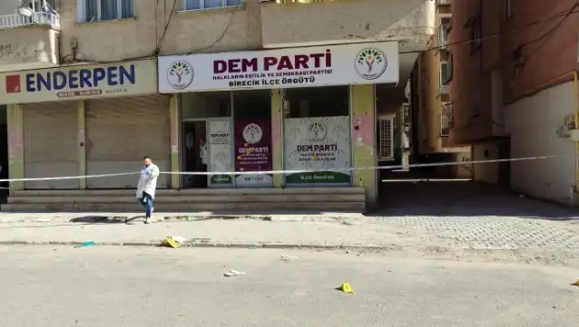 Birecik'te DEM Parti ilçe binasına silahlı saldırı düzenlendi