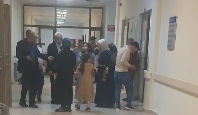 Düğünde gelin ile damat tarafı kavga etti: 5 yaralı
