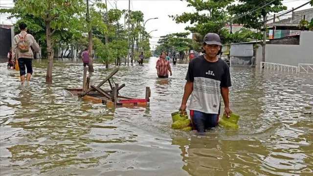 Deprem, sel ve orman yangınları gibi doğal afetler, 2025'te binlerce kişinin ölümüne yol açtı