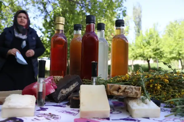 Erken teşhisle kanseri yendi, üreterek yaşama tutundu