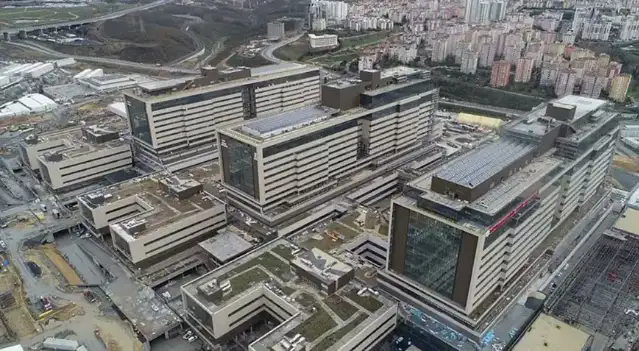 Hastanelerdeki randevu sorununun altından müteahhitlere para aktarılması çıktı