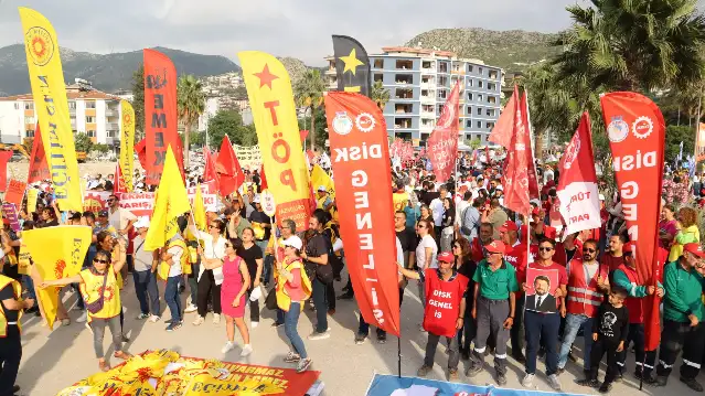 Hatay Defne'de 1 Mayıs coşkuyla kutlandı