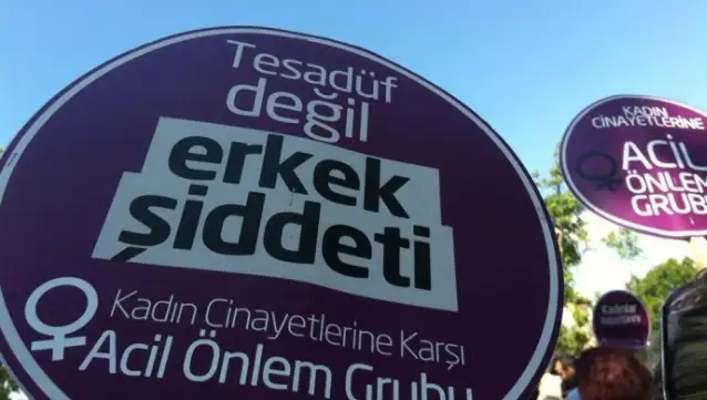 İzmir'de bir kişi anne ve babasını öldürdü