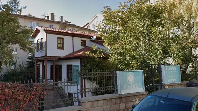Keçiören Belediyesi, belediyeye ait konağı TÜGVA'ya 2 bin 300 TL'ye kiralamış