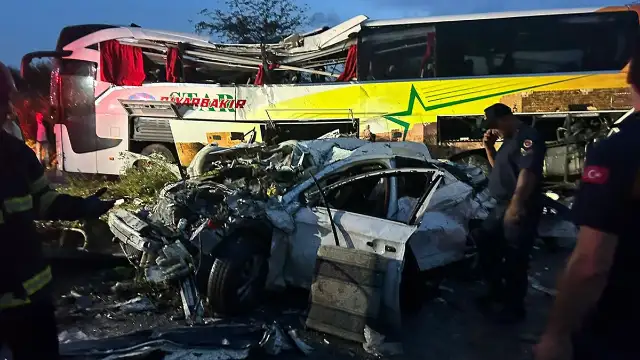 TAG Otoyolu'nda zincirleme kaza: 10 ölü 30 yaralı