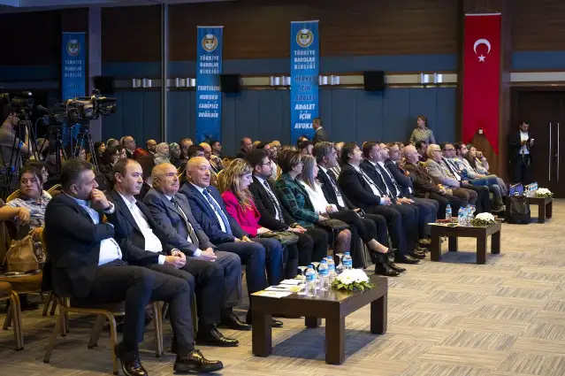 Türkiye Barolar Birliğince "6. Emeğin Hukuku Kurultayı" düzenlendi