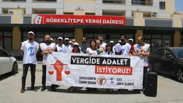 Urfa, Adana ve Antalya'da basın açıklaması yapan sağlıkçılar ‘Vergide adalet’ istedi