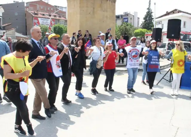 Çorum’da 1 Mayıs halayı