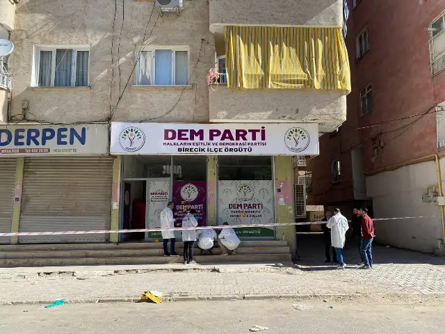 DEM Parti Birecik ilçe binasına silahlı saldırı