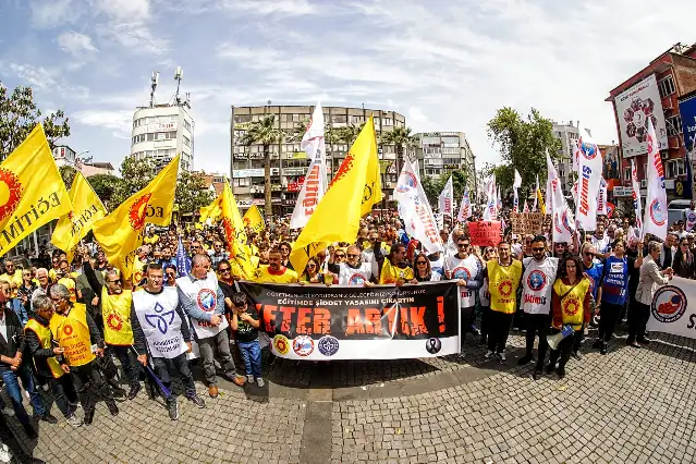 Eğitim emekçileri Edremit'te şiddete karşı seslerini yükseltti: Artık yeter, can korkusuyla çalışmak istemiyoruz!
