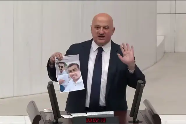 Uğur Bayraktutan: Ardanuç’un eski kaymakamı ‘buraları zalimlere teslim etmeyin’ derken kimi kastediyor?
