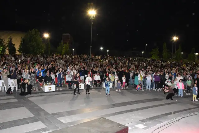 Balıkesir'de Gençlik Festivali ile Coşkulu 19 Mayıs kutlaması
