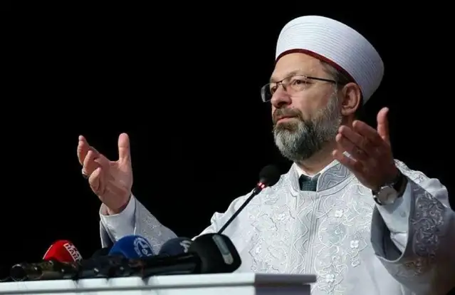 Diyanet İşleri Başkanlığı'nda devir teslim töreni: Ali Erbaş görevini Safi Arpaguş'a devretti
