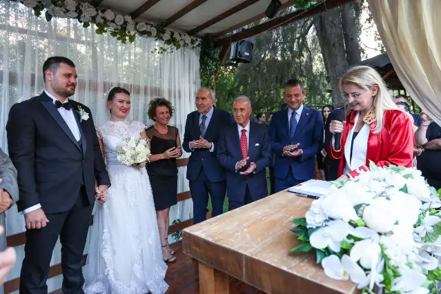 CHP Genel Başkanı Özel, partisinin eski genel başkanlarıyla buluştu