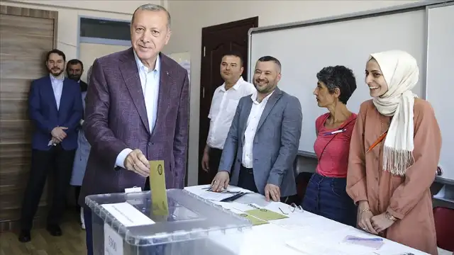 Selvi AKP'yi uyardı:  Erken seçim cinini şişeden çıkarmamak lazım