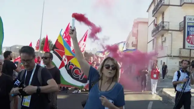 İtalya'da G7 Liderler Zirvesi protesto edildi