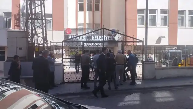 DEM Partili Eş Başkan gözaltına alındı, protesto eylemleri yasaklandı