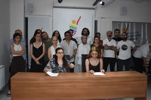HDK: Kayyım darbedir