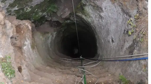 Kaçak kazı yapılan alanın Urartulara ait olduğu tespit edildi