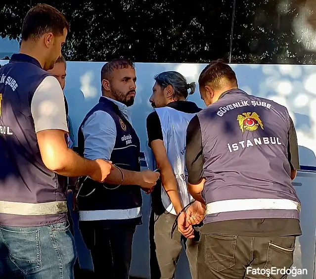 Öğretmenler ters kelepçeyle gözaltına alındı