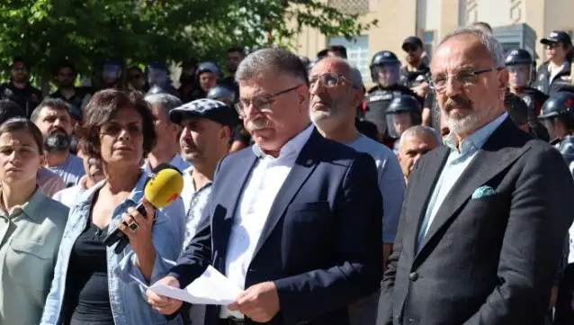 KESK Eş Genel Başkanı Karagöz ve MYK üyeleri, halkın iradesine saygı duyulmasını istedi