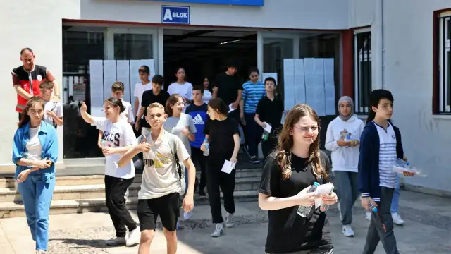 LGS kapsamındaki merkezi sınavın soruları ve cevap anahtarları yayımlandı