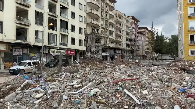 51 kişinin öldüğü binanın müteahhidi "Teslim etmem gereken ihalelerim var" deyip tahliyesini istedi