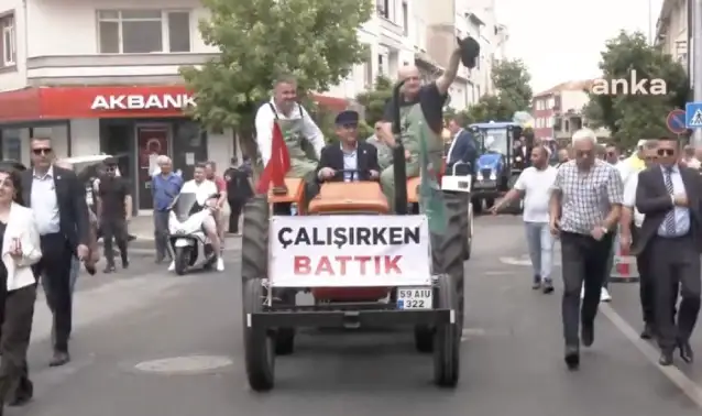 Özgür Özel Buğday Mitingi'ne traktör kullanarak geldi