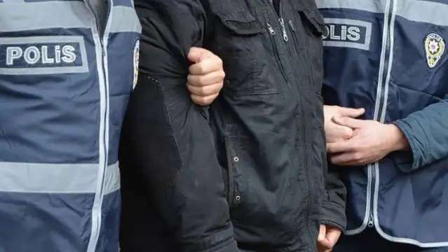 Van'da baba ile oğlunun öldürüldüğü silahlı kavganın ardından gözaltına alınan avukat tutuklandı