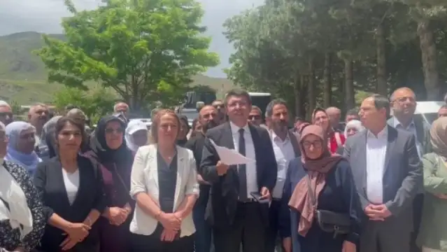 Erdoğan'ın fotoğrafını indiren Tatvan Belediye Eş Başkanı ifade verdi