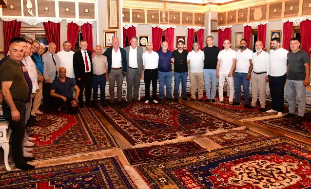 Başkan Balaban pazarcı esnafını dinledi