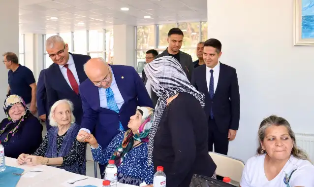 Adana Huzurevi’nde coşkulu bayramlaşma