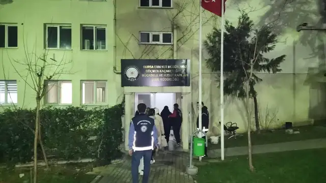 Bursa'da 41 yabancı uyruklu ile 4 zanlı yakalandı