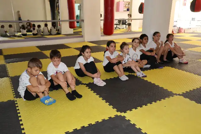 Şehzadeler Belediyesi Yaz Spor Okulları'nda jimnastik kursları başladı