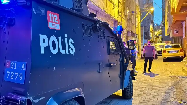 Diyarbakır'da kavga: 1'i ağır 2 yaralı