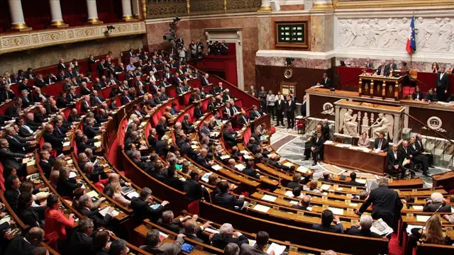 Fransa'da genel seçim sonrası ilk kez toplanacak Ulusal Meclis yeni başkanını seçecek