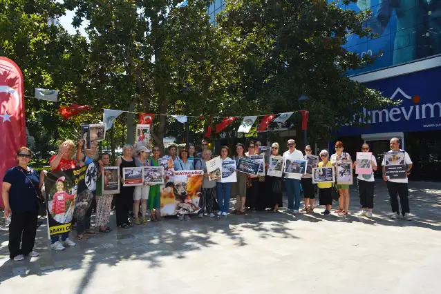 HAKDEM’den sahipsiz sokak hayvanları yasa düzenlemesine tepki eylemi