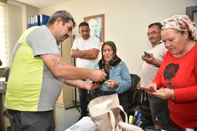 Kepez Belediyesi personelinden örnek davranış