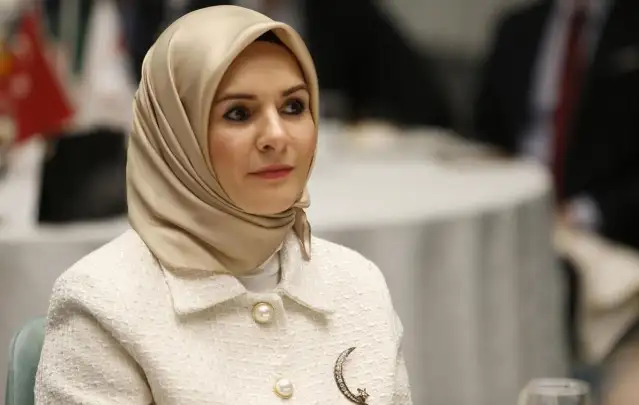 Bakan Göktaş: Aileyi yeniden merkeze almak insanlığın en acil sorumluluğudur