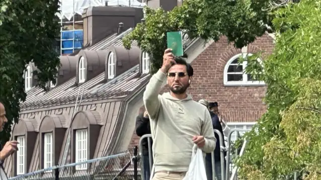 İsveç, Kur'an-ı Kerim yakan Momika'ya oturma izni verdi