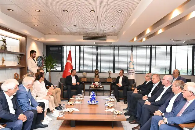 CHP Genel Başkanı Özgür Özel Balıkesir'de: 74 yıl sonra gelen tarihi başarı