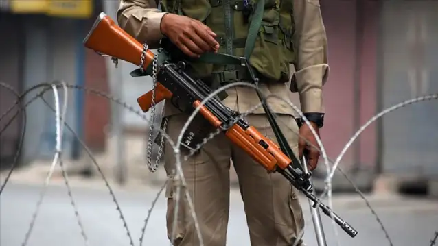 Pakistan'ın kontrolündeki Azad Cammu Keşmir'de çıkan protestolarda 9 kişi öldü