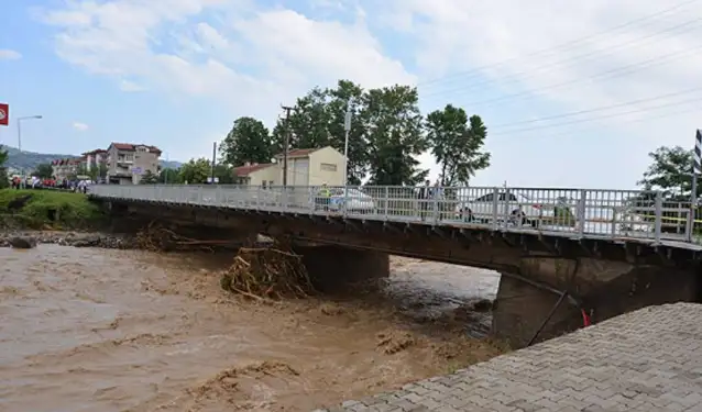 Ordu'da sel ve heyelan can aldı