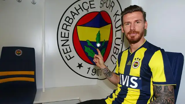 Fenerbahçe'den ayrılmaya hazırlanan Serdar Aziz'den açıklama