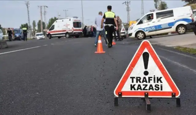 Konya'da yolcu otobüsünün karıştığı trafik kazasında 3 kişi öldü, 33 kişi yaralandı