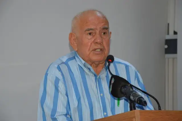 54 yıllık başkan bir kez daha seçildi